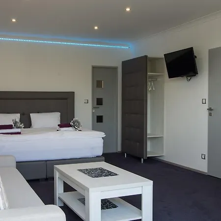 Kiwi Guest house 3*