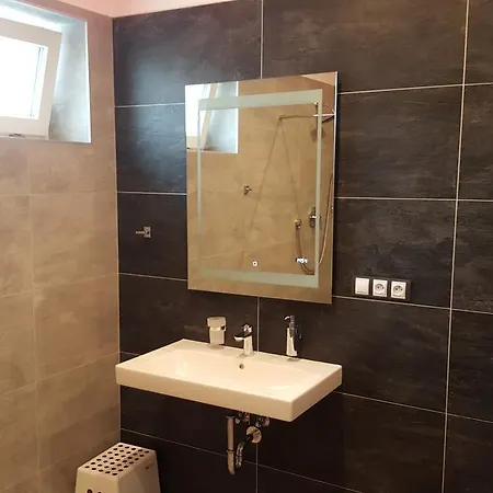 Kiwi Guest house 3*