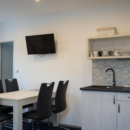 Kiwi Guest house 3*